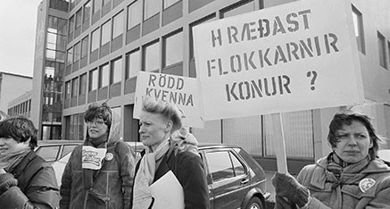 1983 Þögul mótmæli. Guðný Guðbjörnsdóttir, Sigríður Dúna Kristmundsdóttir og Sigrún Halldórsdóttir