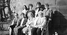 Aftari röð: Anna Ólafsdóttir Björnsson, Guðrún Agnarsdóttir, Kristín Halldórsdóttir, Danfríður Skarphéðinsdóttir. Fremri röð: Málfríður Sigurðardóttir, Kristín Einarsdóttir, Þórhildur Þorleifsdóttir og Guðrún Halldórsdóttir