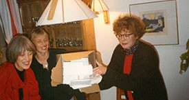 Uppstillinganefnd fyrir kosningarnar 1990. Sigrún Sigurðardóttir, Hólmfríður Garðarsdóttir og Magdalena-Schram. Kristínu Jónsdóttur vantar á myndina